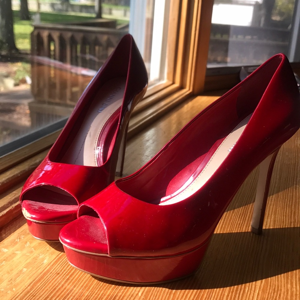 Red high heeled shoes.